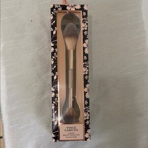 Vince Camuto Dual-Ended Face Brush in Pink and Gold